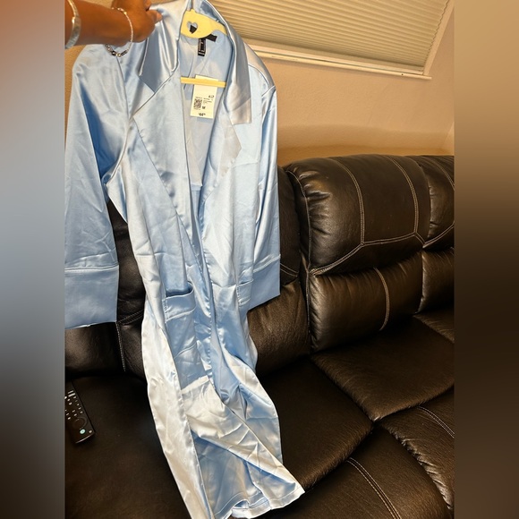 Light Blue Satin Robe - Picture 7 of 9